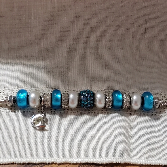 Bella Perlina Turquoise and Pearl Beads Bracelet - Picture 3 of 10